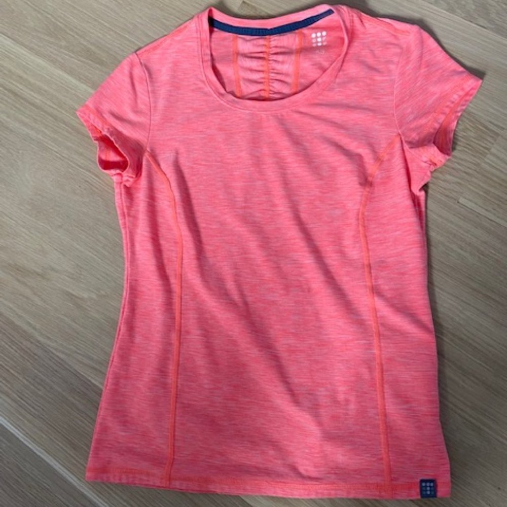 Title Nine Grace T-shirt. XS. Orange space-dye